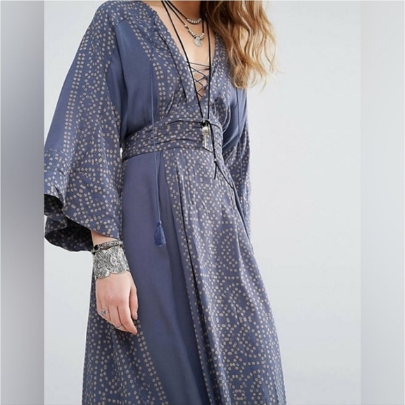 Stunning Free People 0 Modern Kimono Powder Blue Patterned Lace Front Dress - Picture 2 of 9